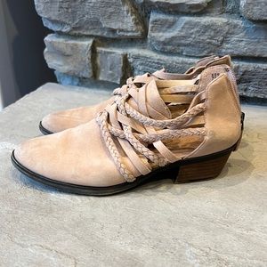 Caslon boots